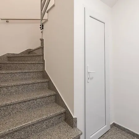 Ema And Ana * 풀라