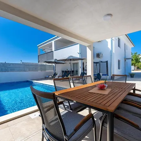 빌라 Ema And Ana *