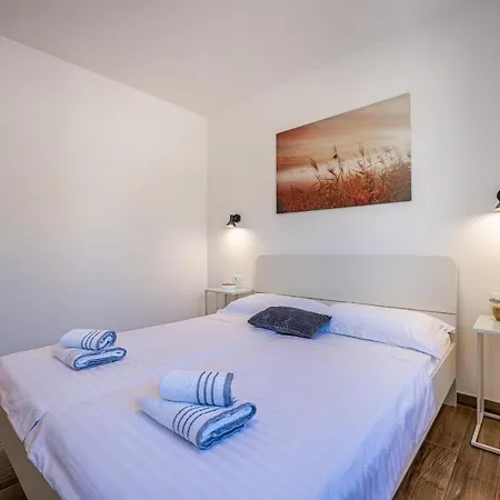 Ema And Ana 빌라 풀라