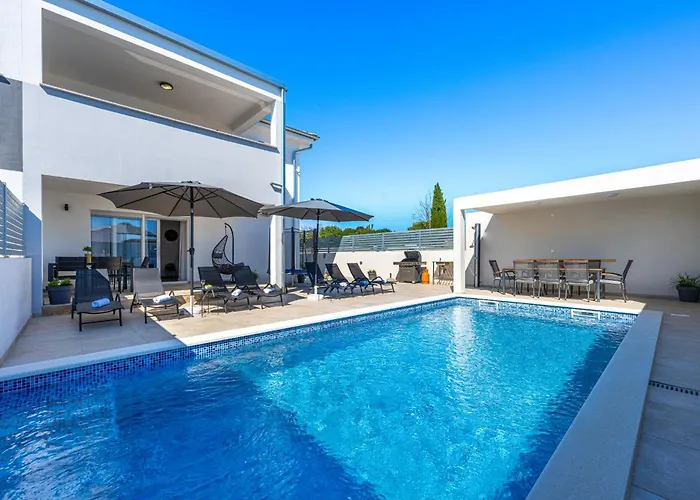 Villa Ema And Ana Pula