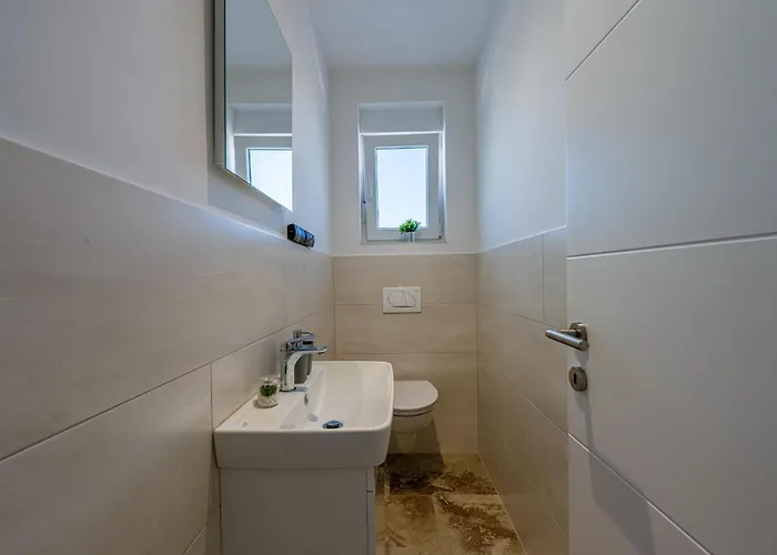 Ema And Ana Villa Pula