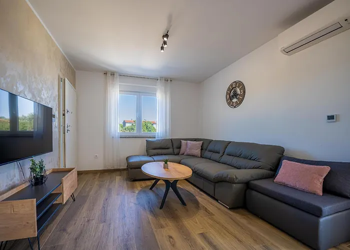 Ema And Ana Villa Pula