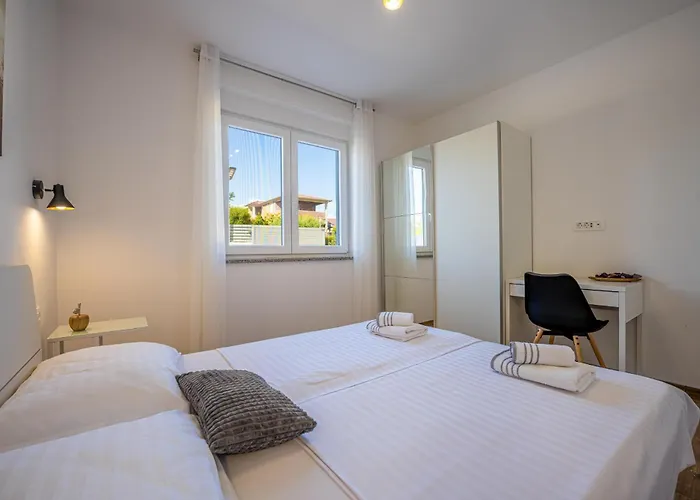 Ema And Ana Villa Pula