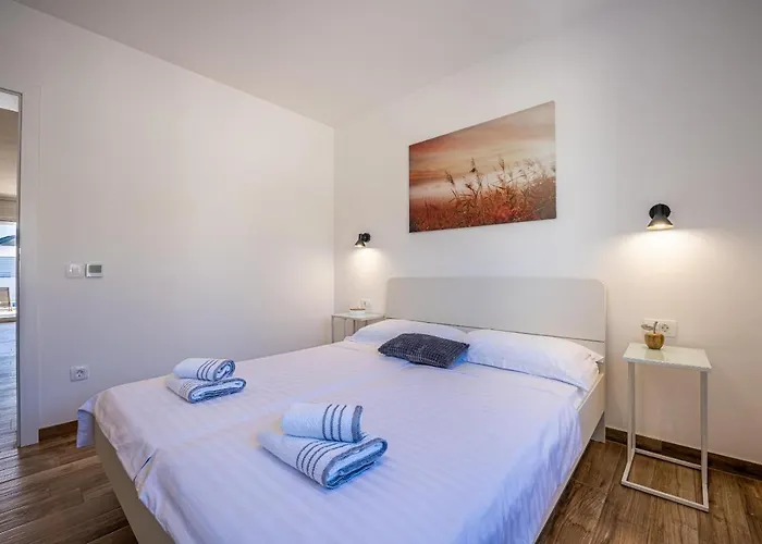 Ema And Ana Villa Pula