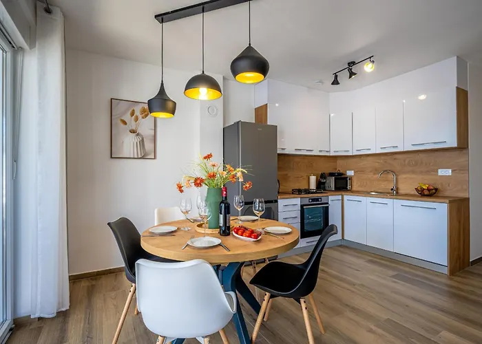 Ema And Ana Villa Pula